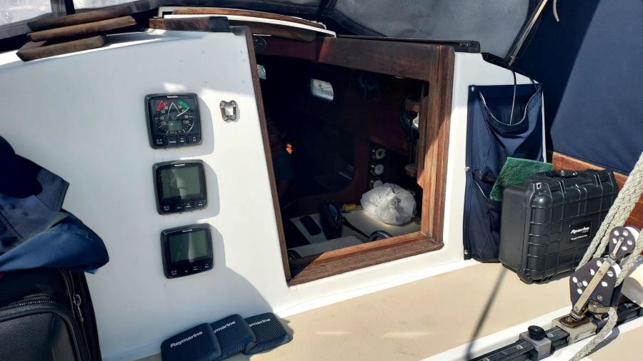 1982 Cape Dory 33