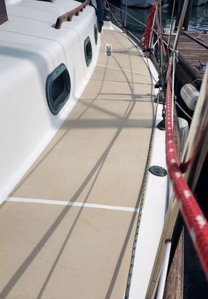 1982 Cape Dory 33