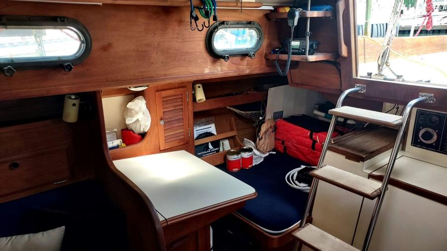 1982 Cape Dory 33