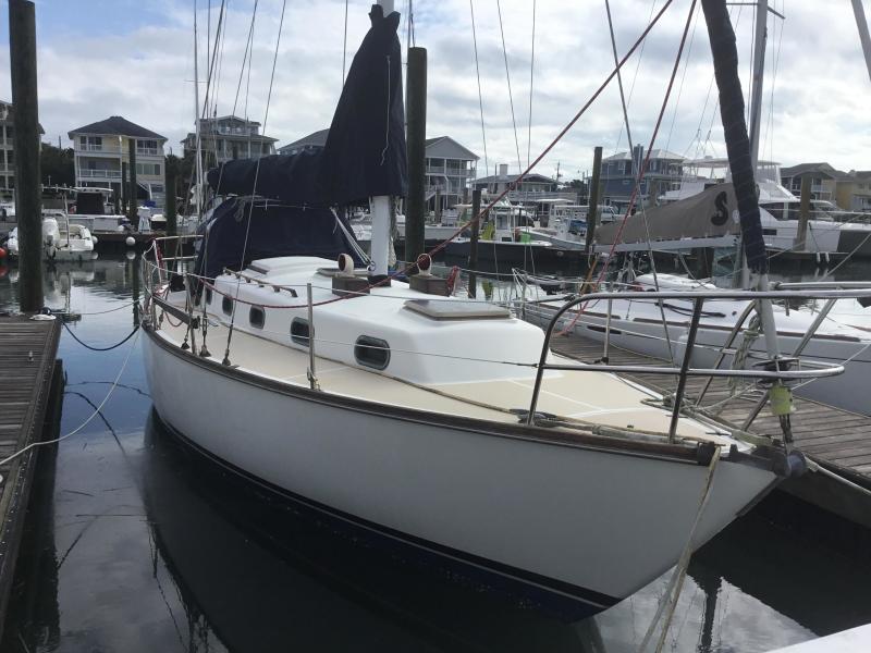 1982 Cape Dory 33