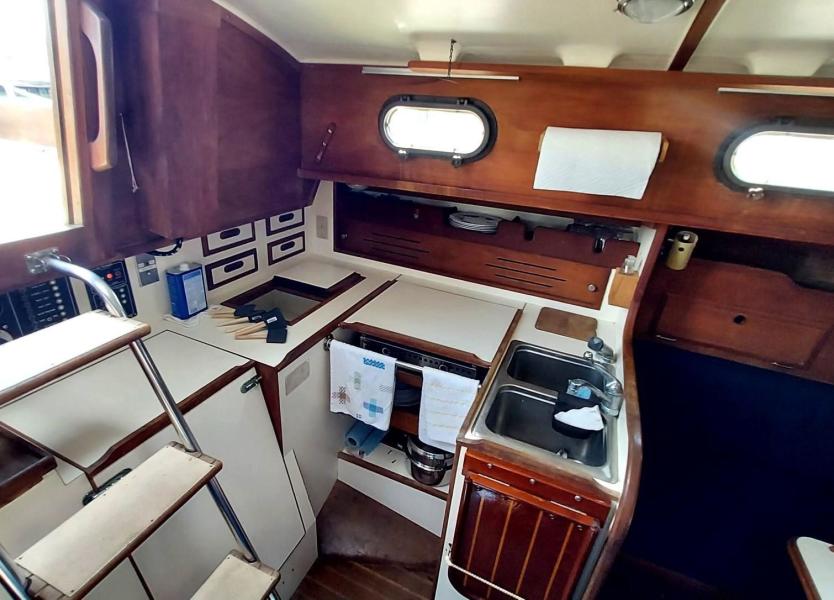 1982 Cape Dory 33