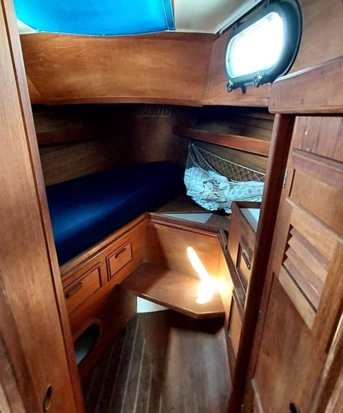 1982 Cape Dory 33