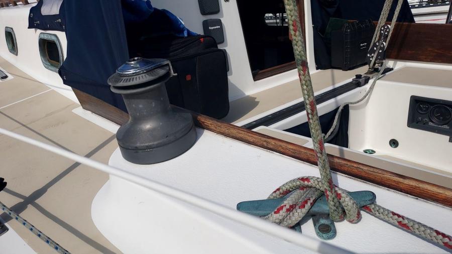 1982 Cape Dory 33