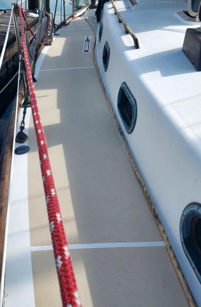 1982 Cape Dory 33