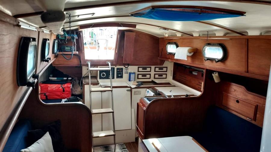 1982 Cape Dory 33