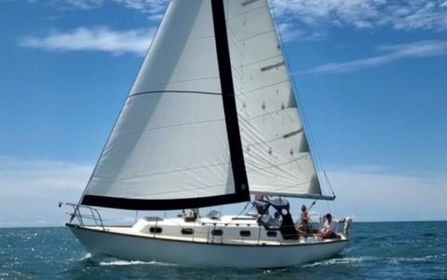 1982 Cape Dory 33