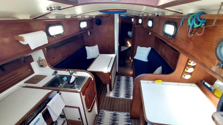 1982 Cape Dory 33