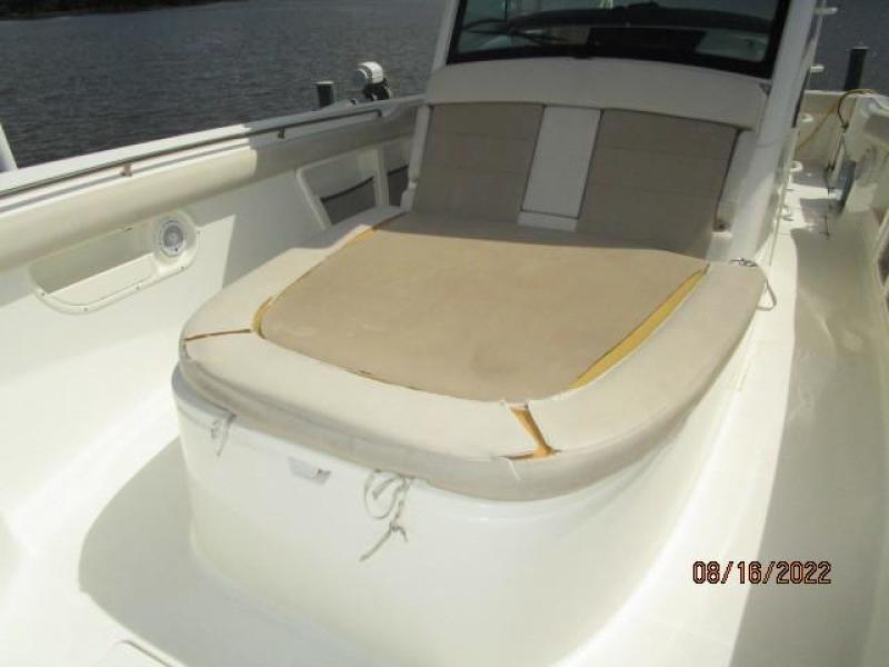 37' Boston Whaler foredeck sunpad