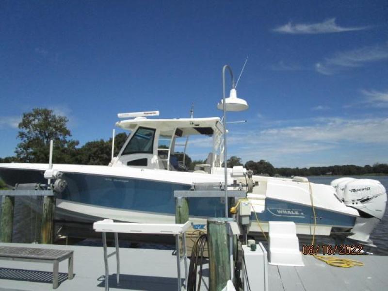 37' Boston Whaler port profile
