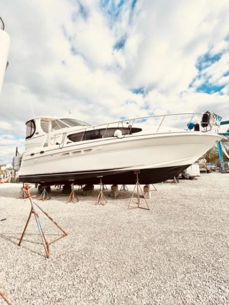 92 Archimedes II 2004 Sea Ray 390 MY On The Hard 7