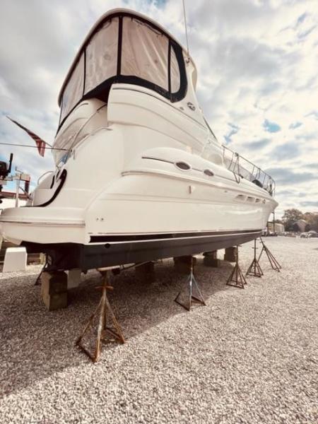 91 Archimedes II 2004 Sea Ray 390 MY On The Hard 4