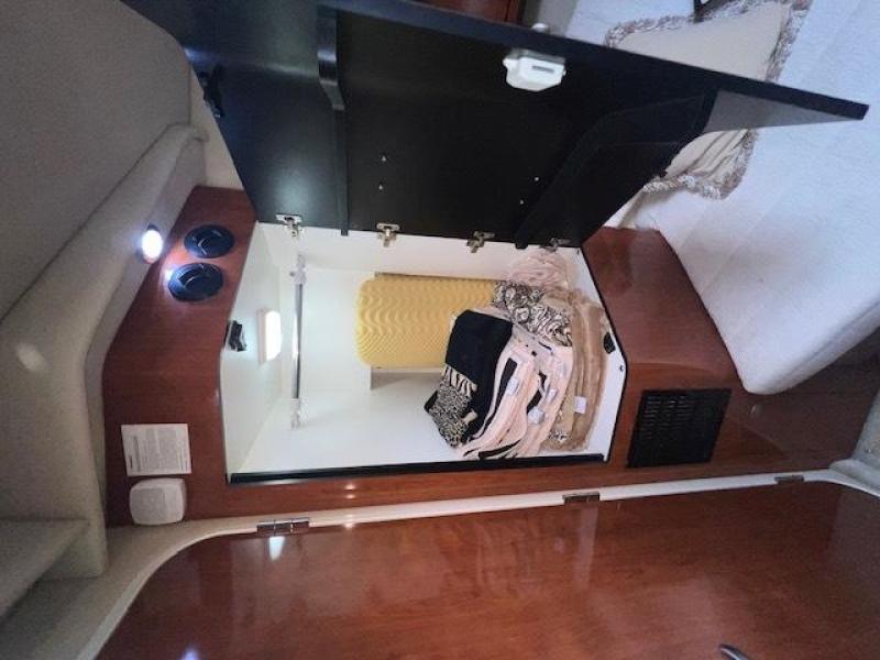 57 Archimedes II 2004 Sea Ray 390 MY FWD Cabin 6
