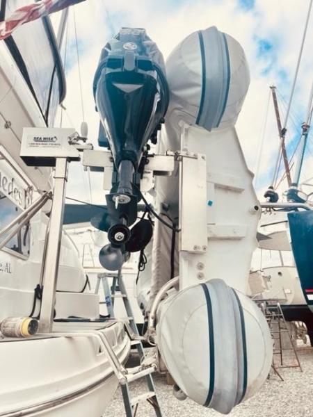 97 Archimedes II 2004 Sea Ray 390 MY Dinghy Motor