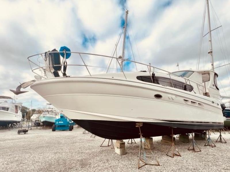 90 Archimedes II 2004 Sea Ray 390 MY On The Hard 3