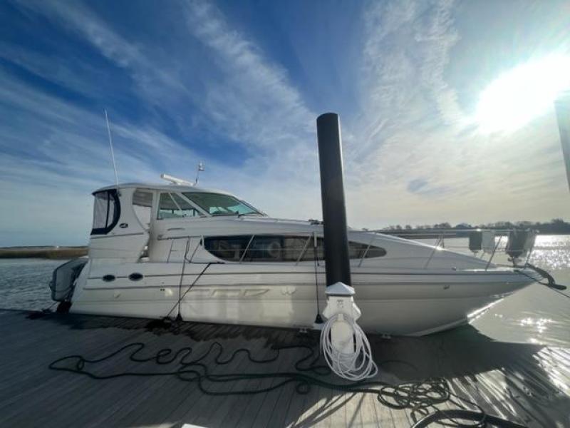 4 Archimedes II 2004 Sea Ray 390MY Starboard Profile Pic