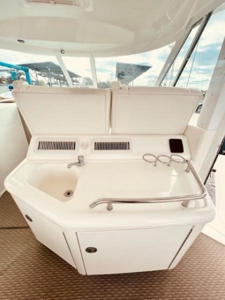 8 Archimedes II 2004 Sea Ray 390 MY Bridge 5