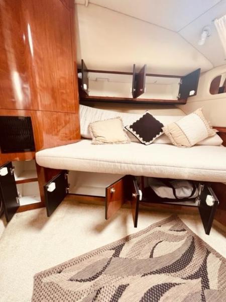 56 Archimedes II 2004 Sea Ray 390 MY FWD Cabin 11
