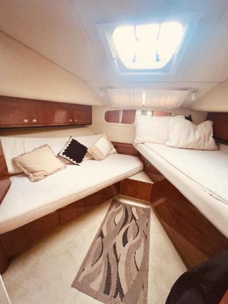 48 Archimedes II 2004 Sea Ray 390 MY FWD Cabin 2