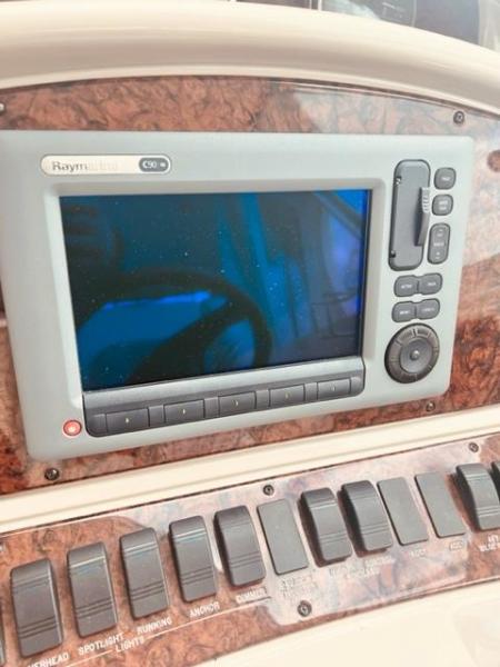 21 Archimedes II 2004 Sea Ray 390 MY Helm 8