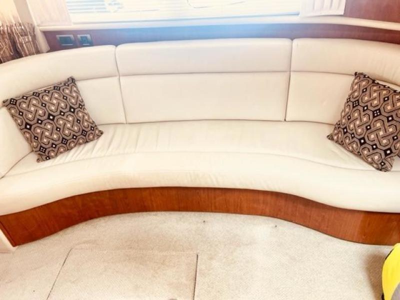 31 Archimedes II 2004 Sea Ray 390 MY Salon 9