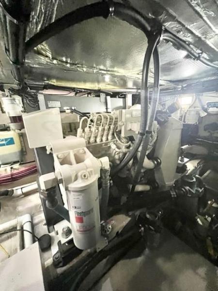 76 Archimedes II 2004 Sea Ray 390 MY Engine Room 3