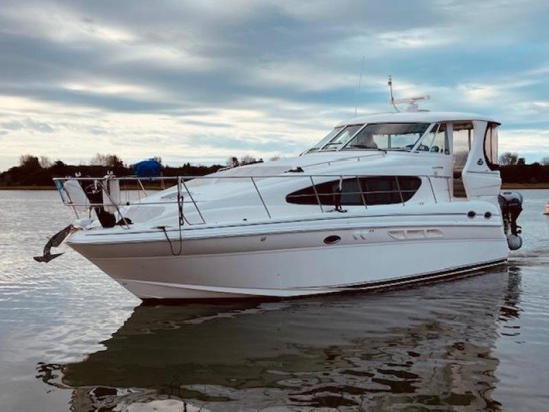 3 Archimedes II 2004 Sea Ray 390MY Fwd Port Profile