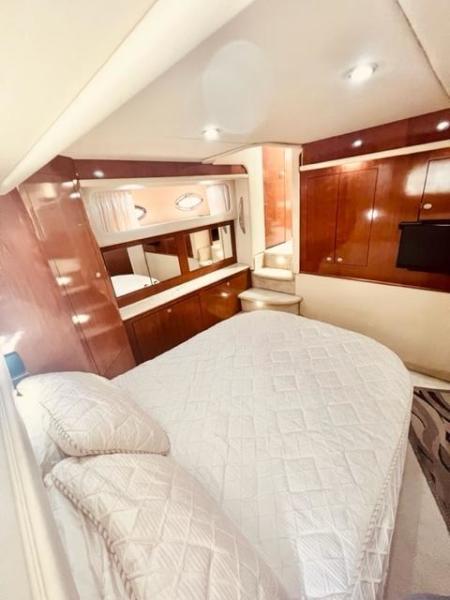 64 Archimedes II 2004 Sea Ray 390 MY Aft Cabin 6