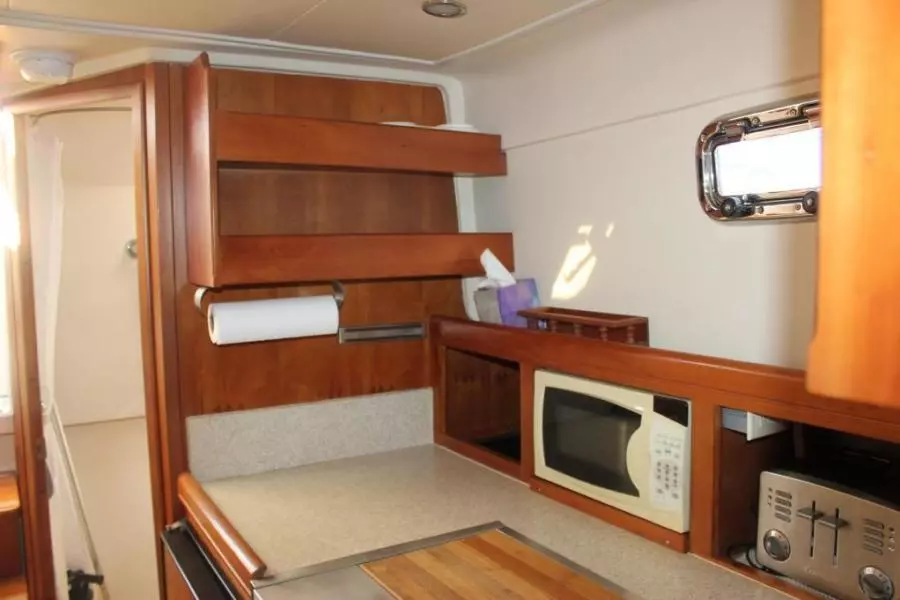 2006 Mainship 34 Pilot Sedan Rum Runner