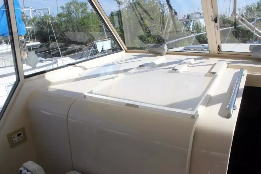 2006 Mainship 34 Pilot Sedan Rum Runner