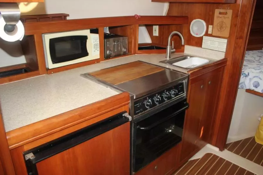 2006 Mainship 34 Pilot Sedan Rum Runner