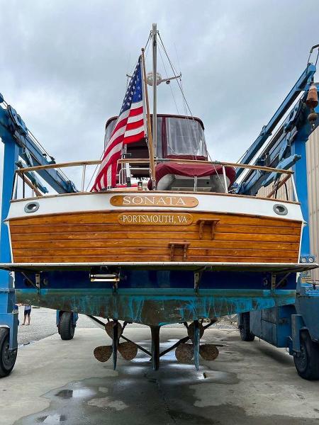 1984 Grand Banks Classic