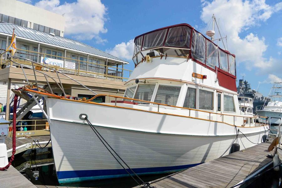 1984 Grand Banks Classic