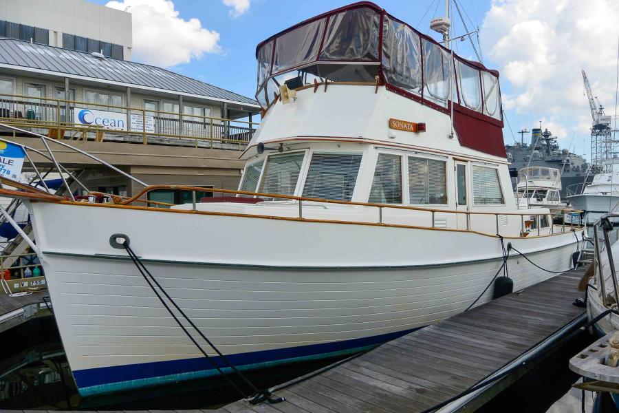 1984 Grand Banks Classic