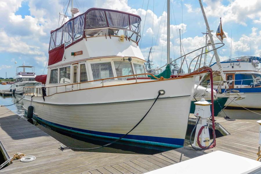 1984 Grand Banks Classic