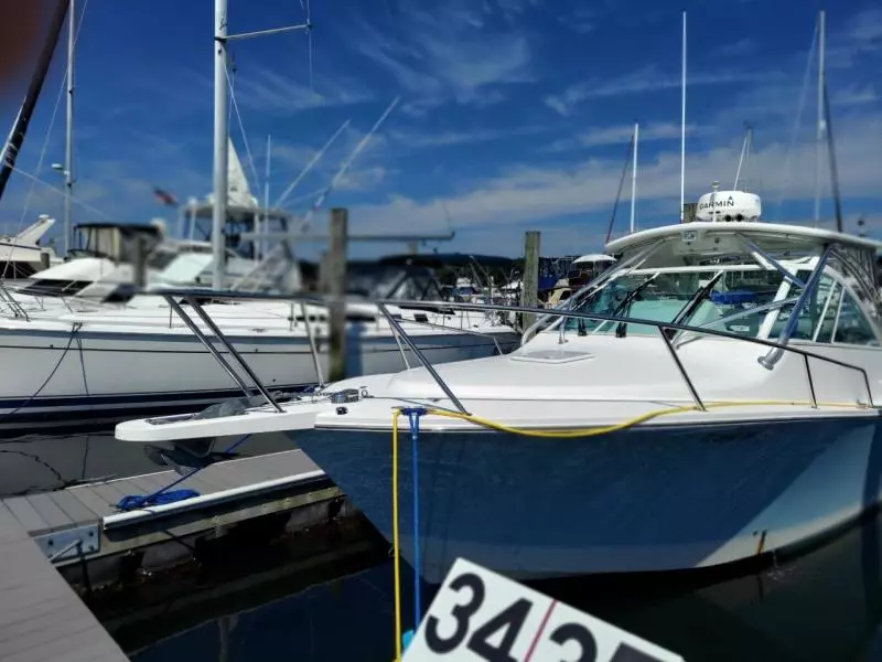 2010 Regulator 30' Express