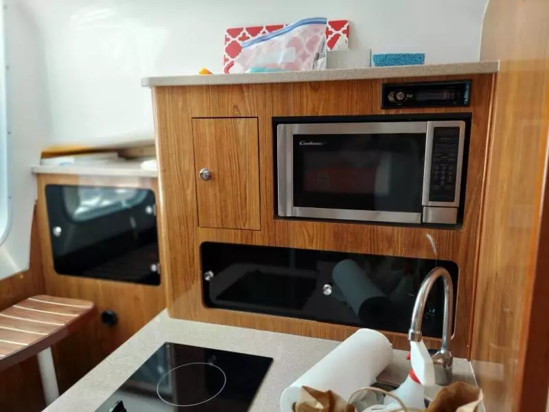 2010 Regulator 30' Express