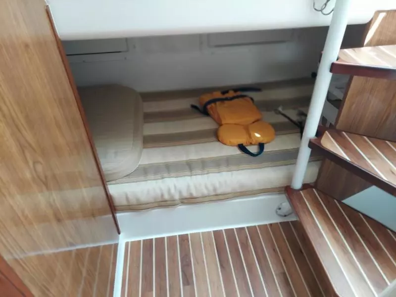 2010 Regulator 30' Express