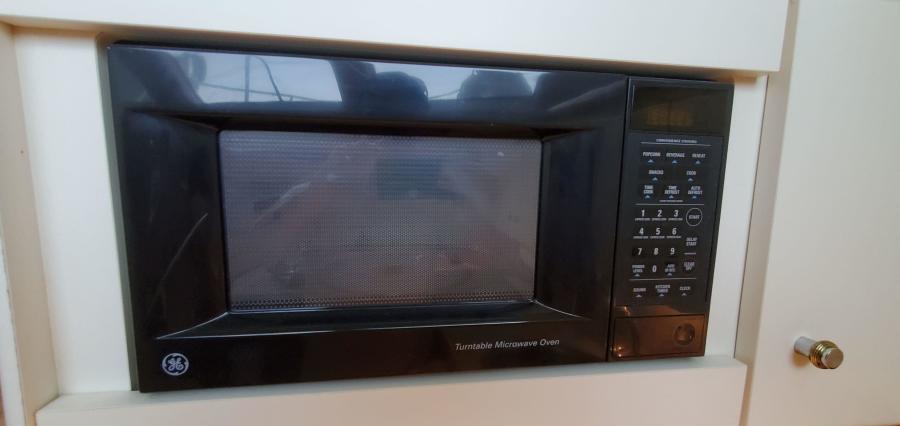 Carver 326 Aft Cabin Galley