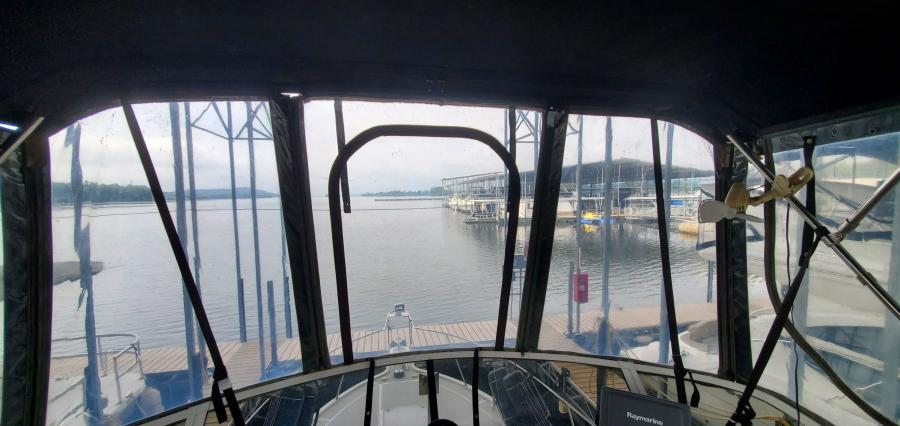 Carver 326 Aft Cabin Bridge