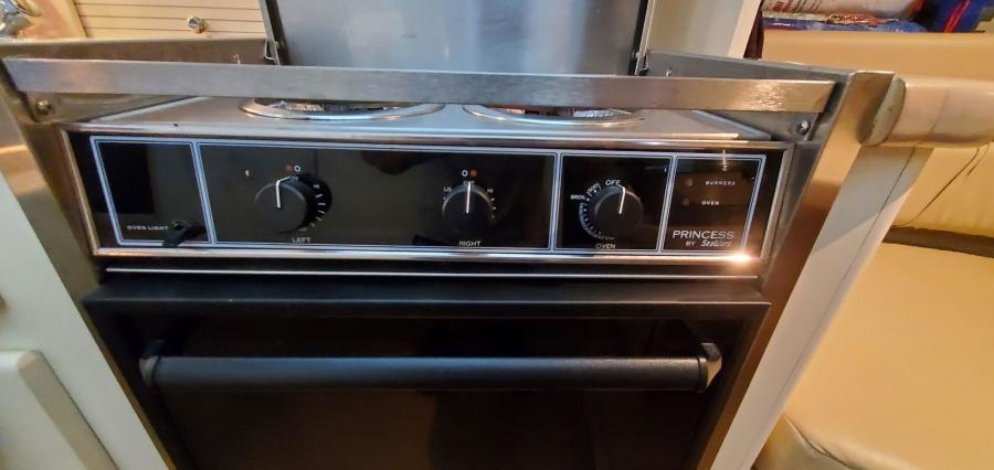 Carver 326 Aft Cabin Galley