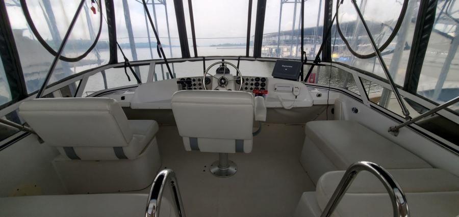 Carver 326 Aft Cabin Bridge
