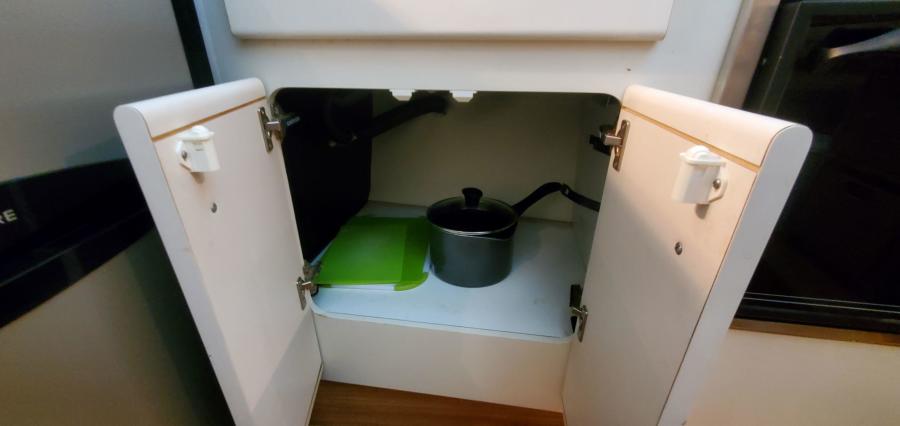 Carver 326 Aft Cabin Galley