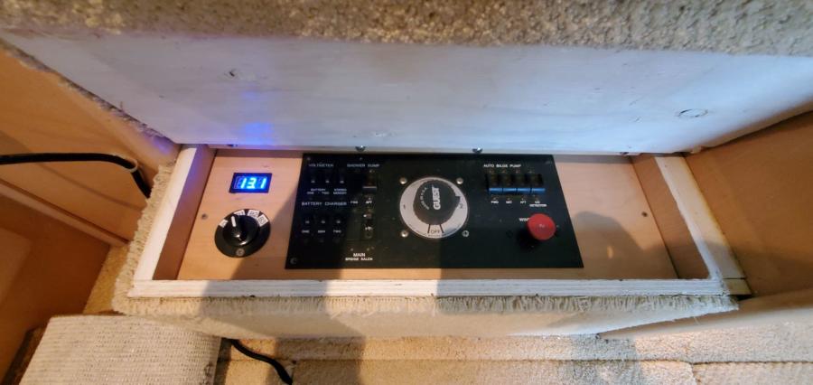 Carver 326 Aft Cabin Battery Panel