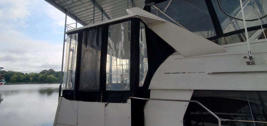 Carver 326 Aft Cabin Aft