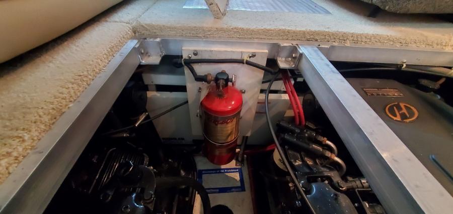 Carver 326 Aft Cabin Engine Room