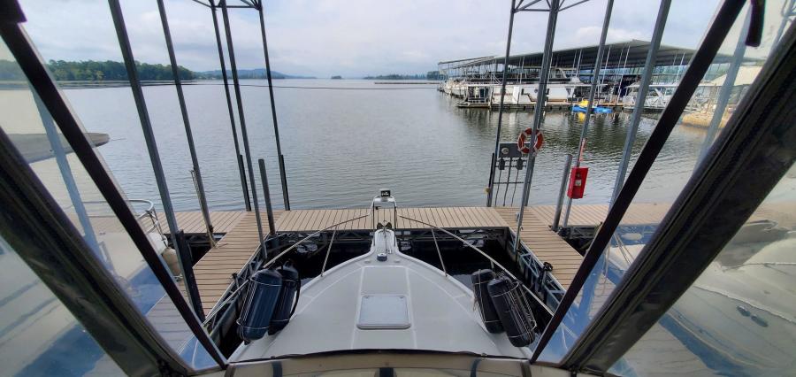 Carver 326 Aft Cabin Bridge