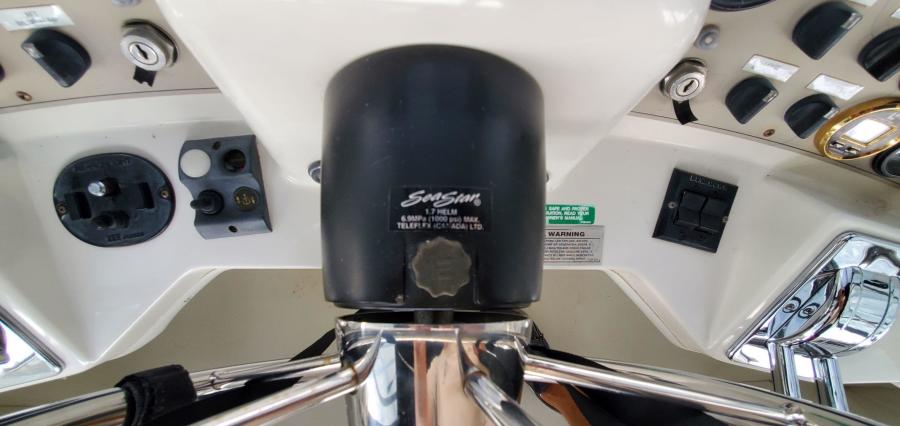 Carver 326 Aft Cabin Bridge