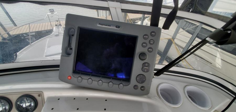 Carver 326 Aft Cabin Bridge