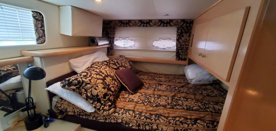 Carver 326 Aft Cabin Stateroom