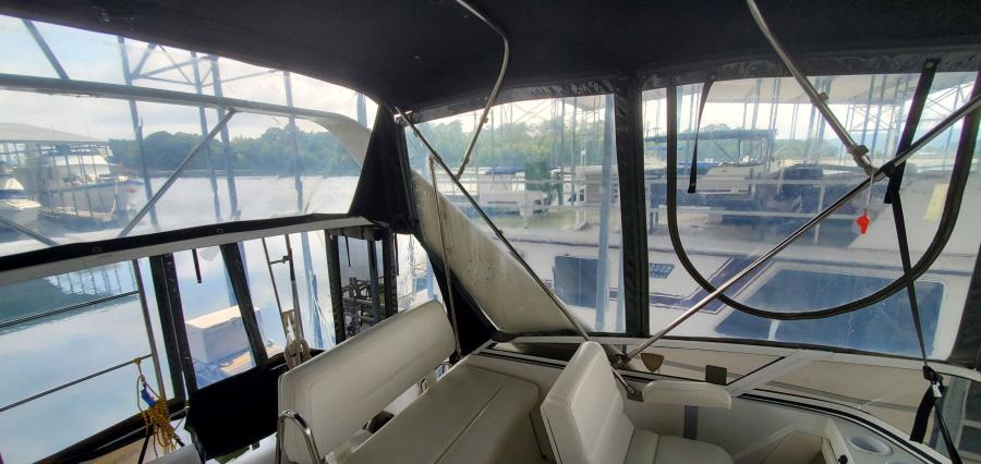 Carver 326 Aft Cabin Bridge